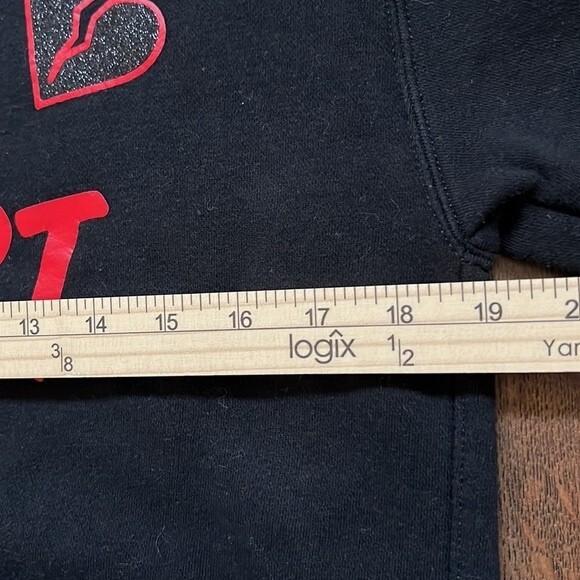 Flirt FU Middle Finger Heartbroken Hoodie Sweatshirt size Small Black Red Heart - Picture 10 of 15